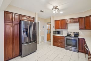 Overton Dr-S1103-023.jpg