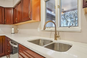 Overton Dr-S1103-025.jpg