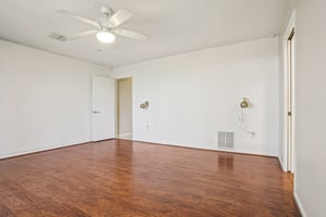 Overton Dr-S1103-027.jpg