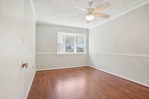 Overton Dr-S1103-035.jpg