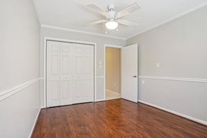 Overton Dr-S1103-036.jpg