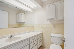 Overton Dr-S1103-040.jpg