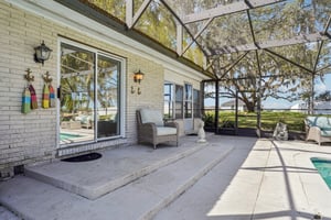 Overton Dr-S1103-044.jpg