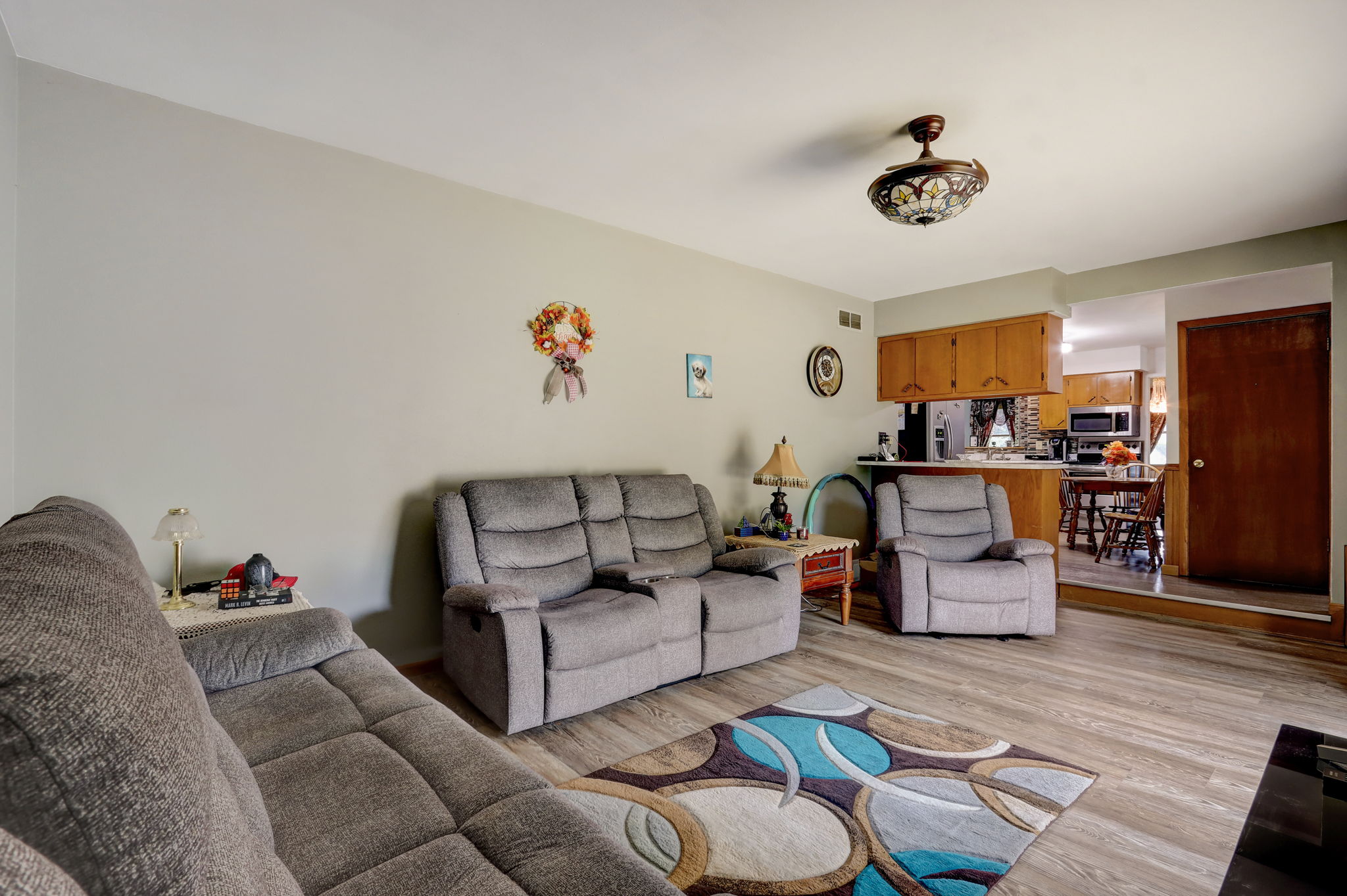  E Woodview Ave-024