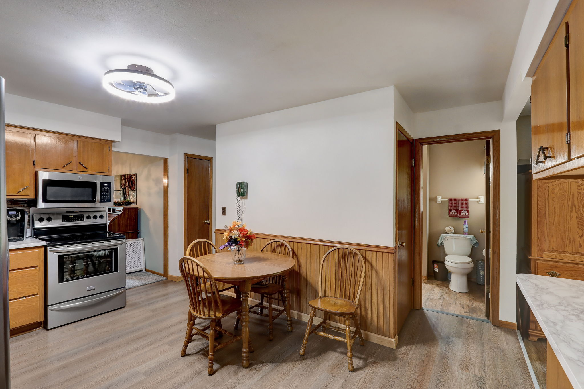 E Woodview Ave-018