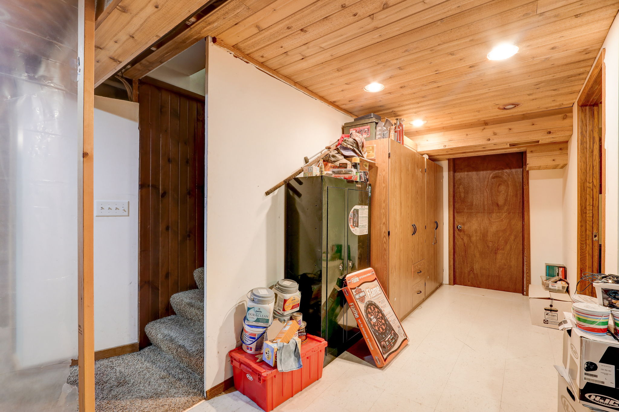  E Woodview Ave-045