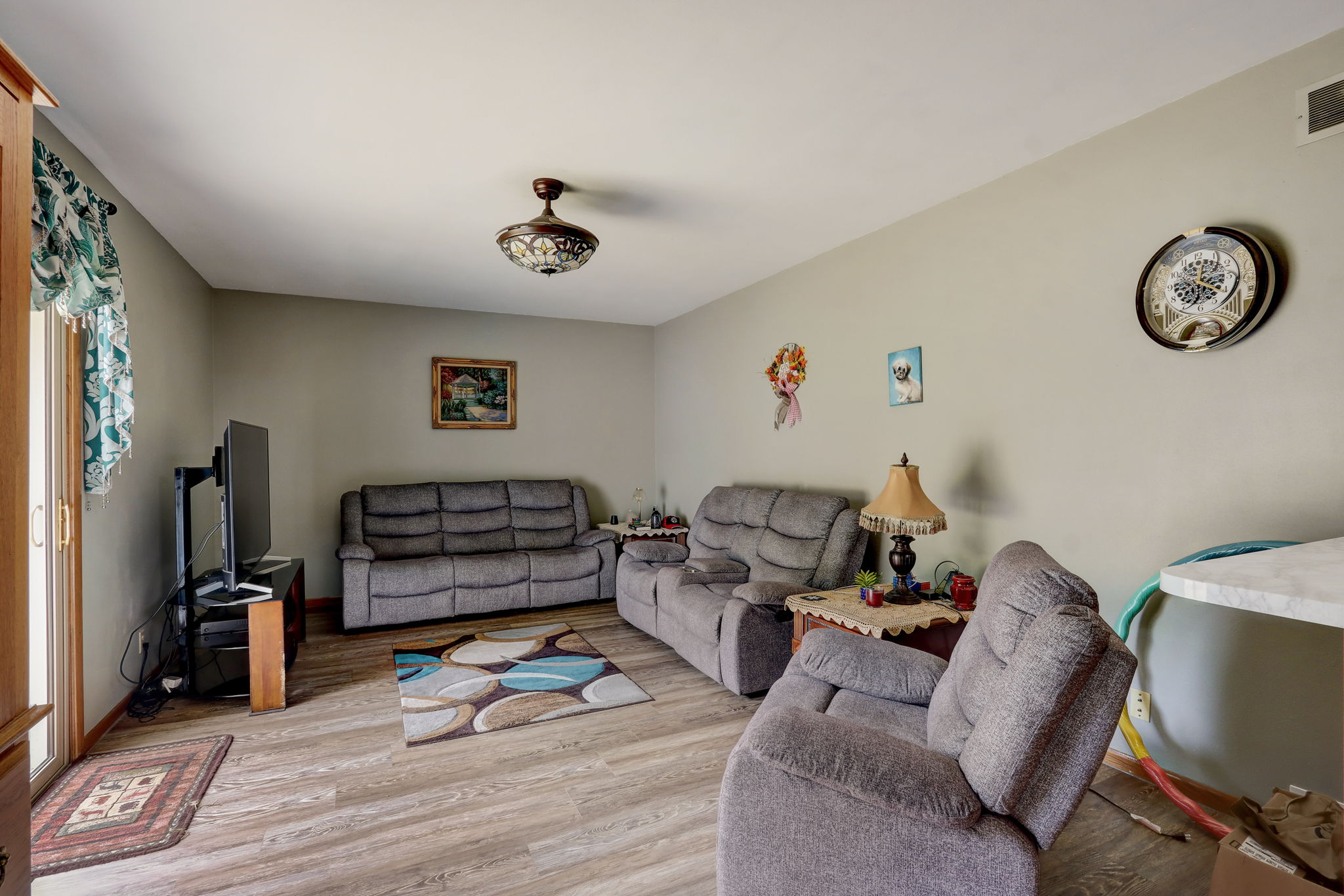  E Woodview Ave-021
