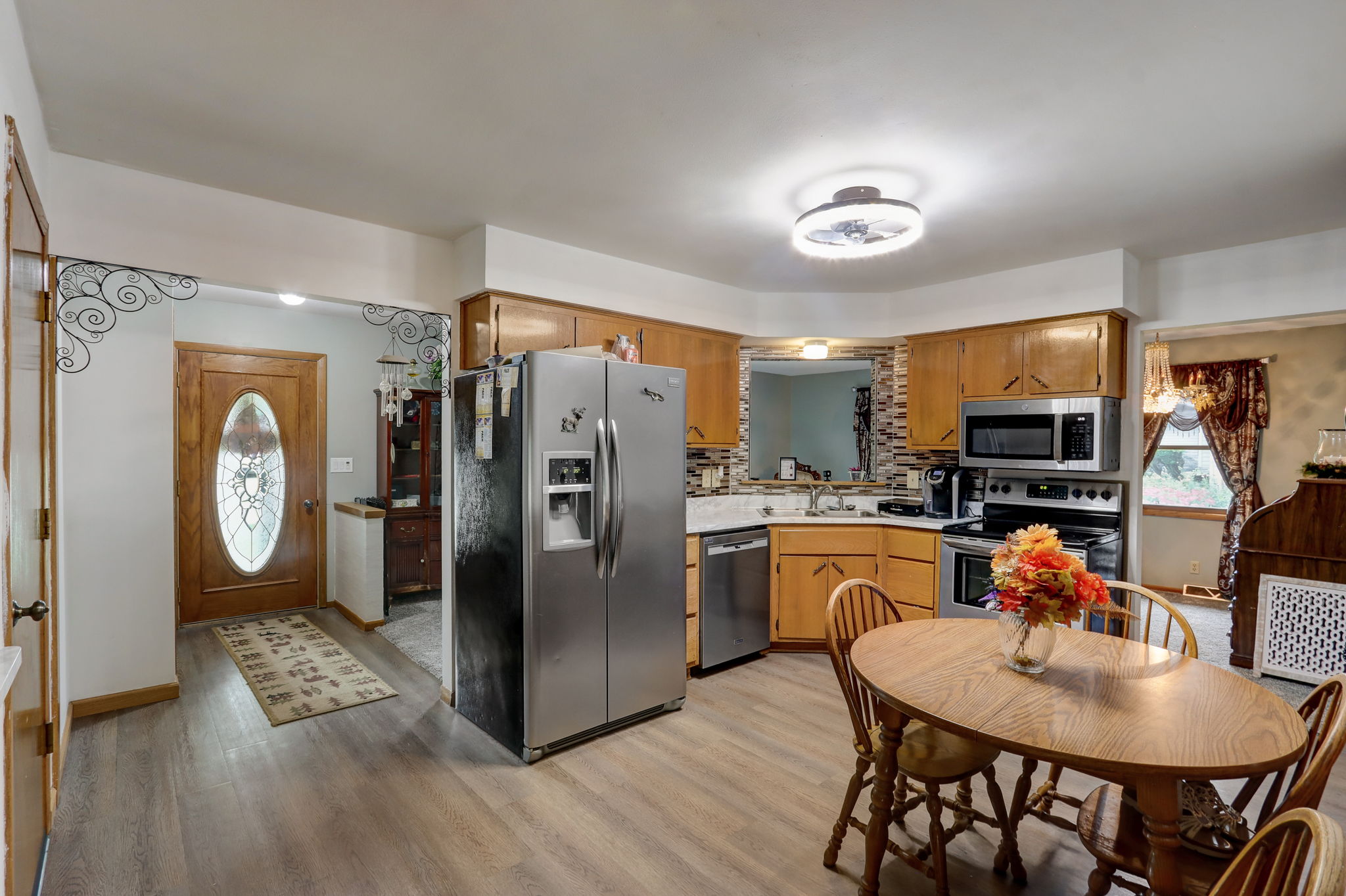  E Woodview Ave-017