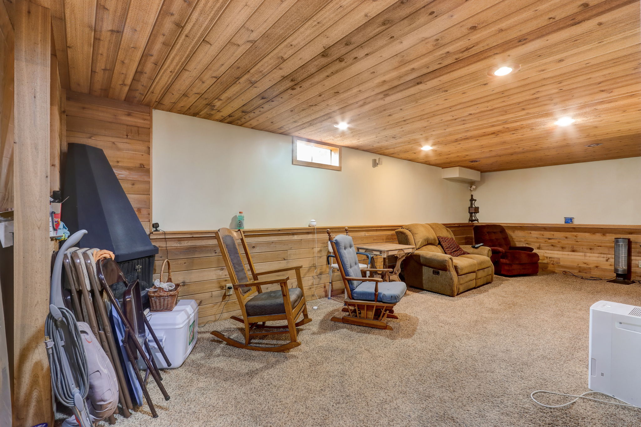  E Woodview Ave-037