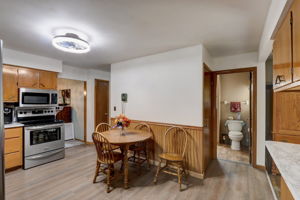  E Woodview Ave-018