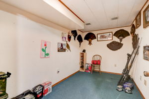  E Woodview Ave-044