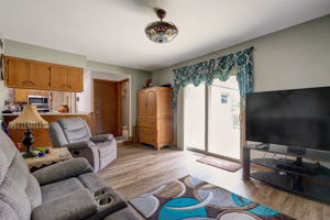  E Woodview Ave-023