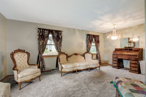  E Woodview Ave-013