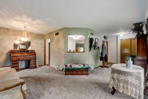  E Woodview Ave-010