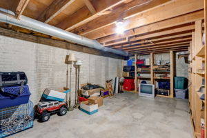  E Woodview Ave-046