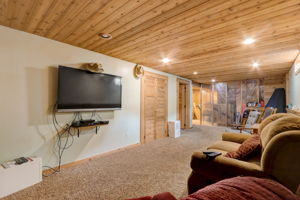  E Woodview Ave-039