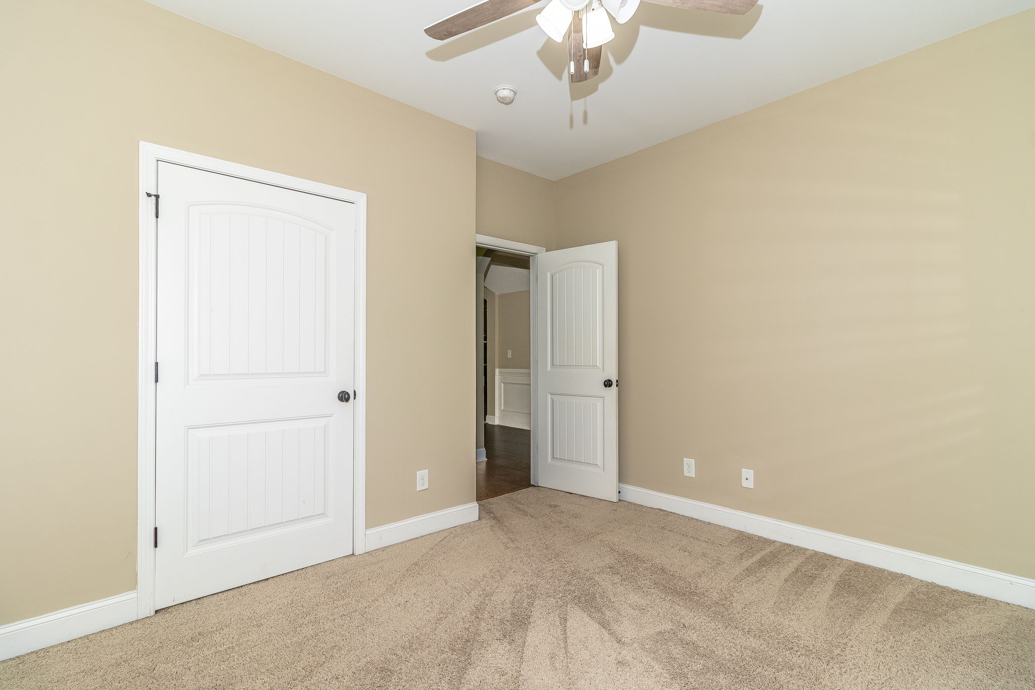 Bedroom 1 (On Main)