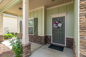Front Porch/Entrance