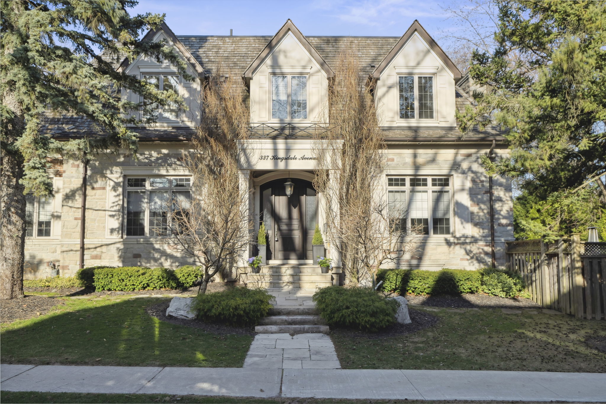 337 Kingsdale Ave Toronto, ON M2N 3X7