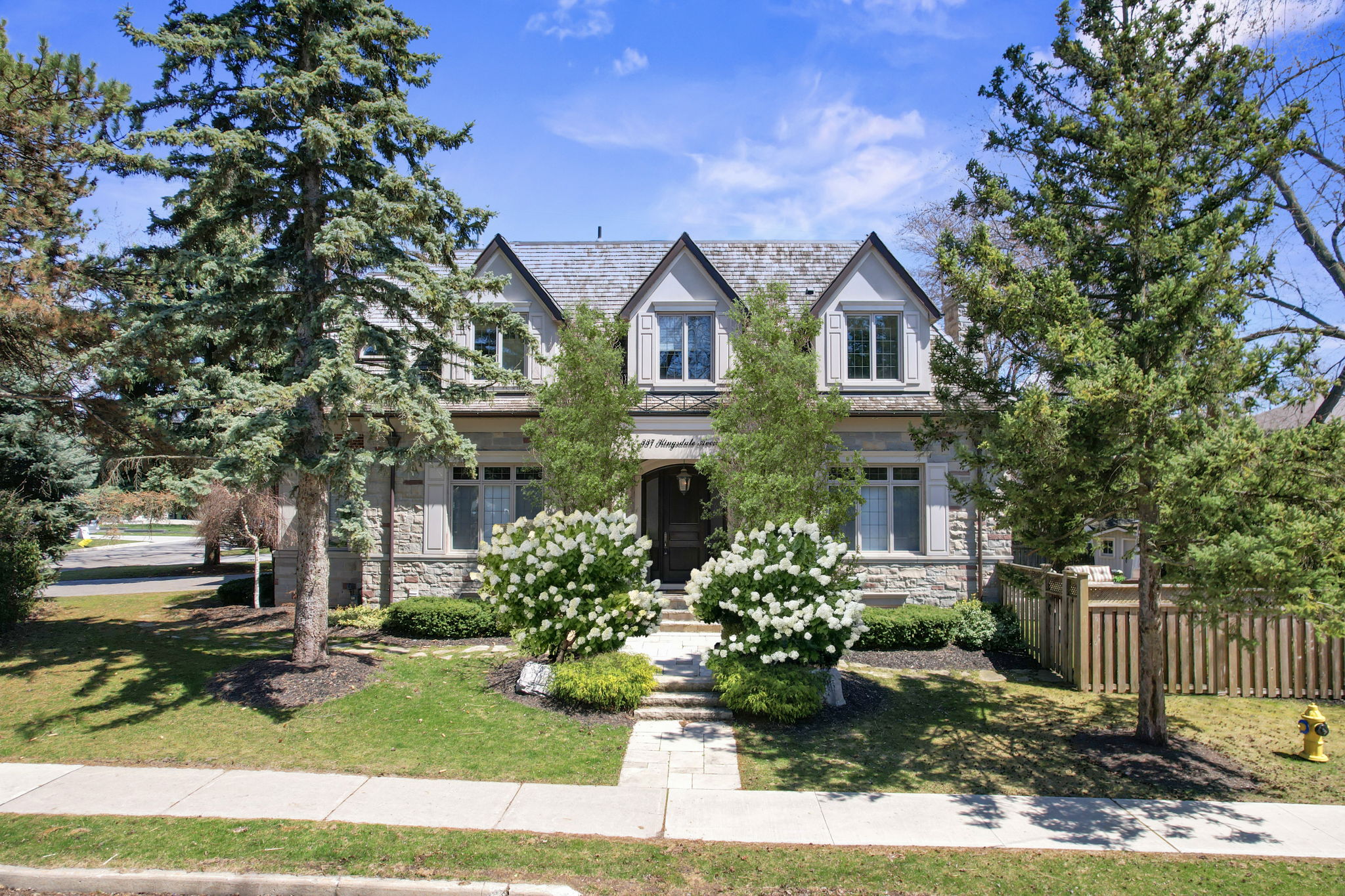 337 Kingsdale Ave Toronto, ON M2N 3X7