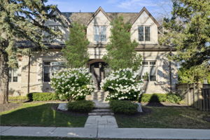 337 Kingsdale Ave, Toronto ON