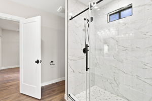 Bathroom 2-2
