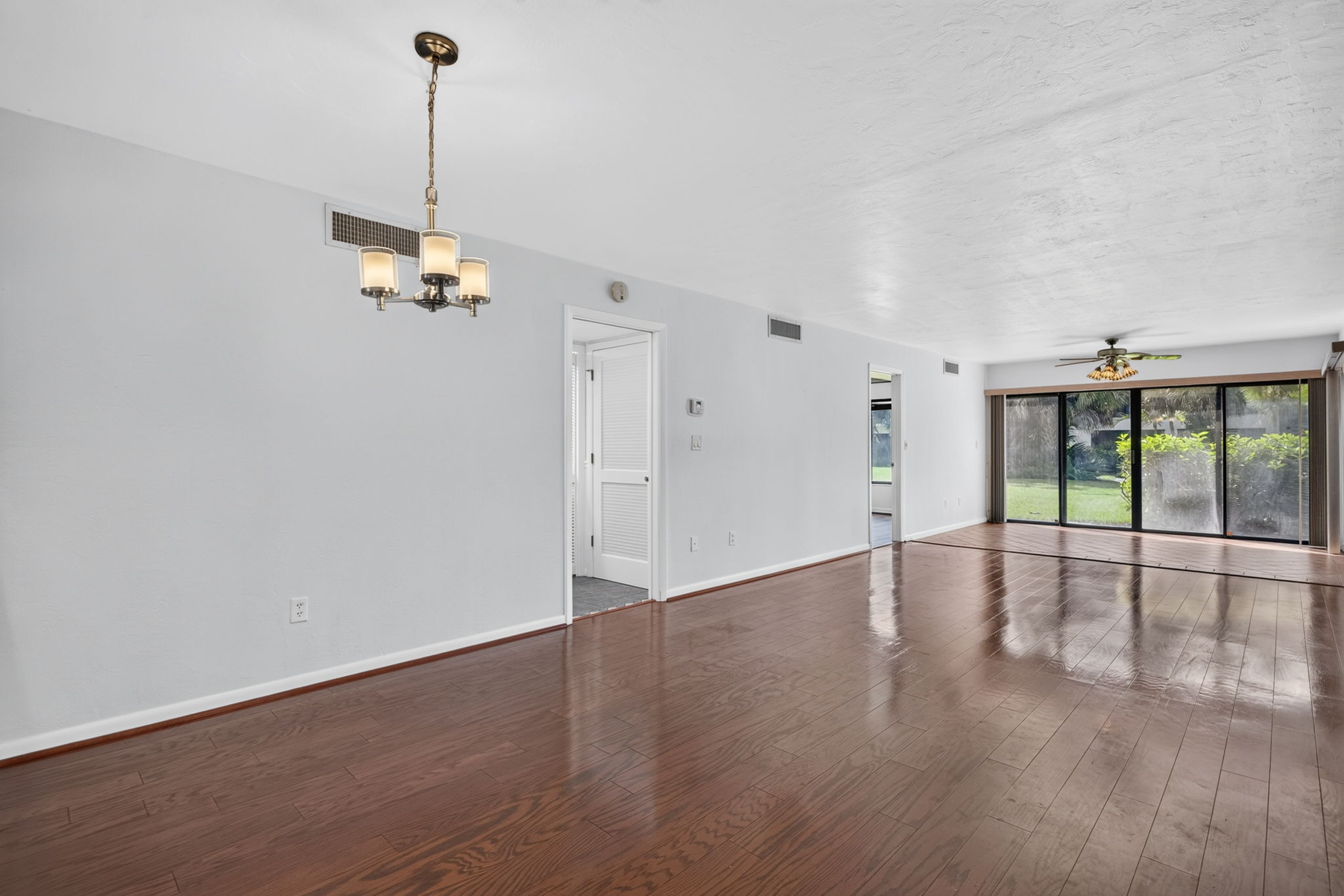 Dining Room 2 of 3