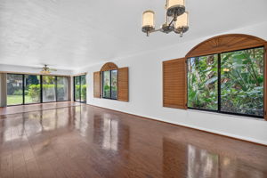 Dining Room 1 of 3