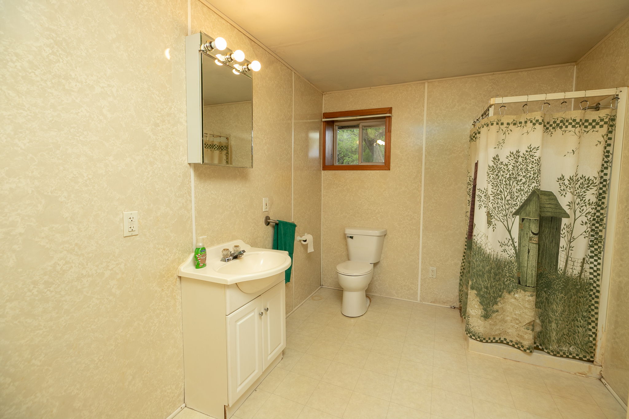 14-Bathroom