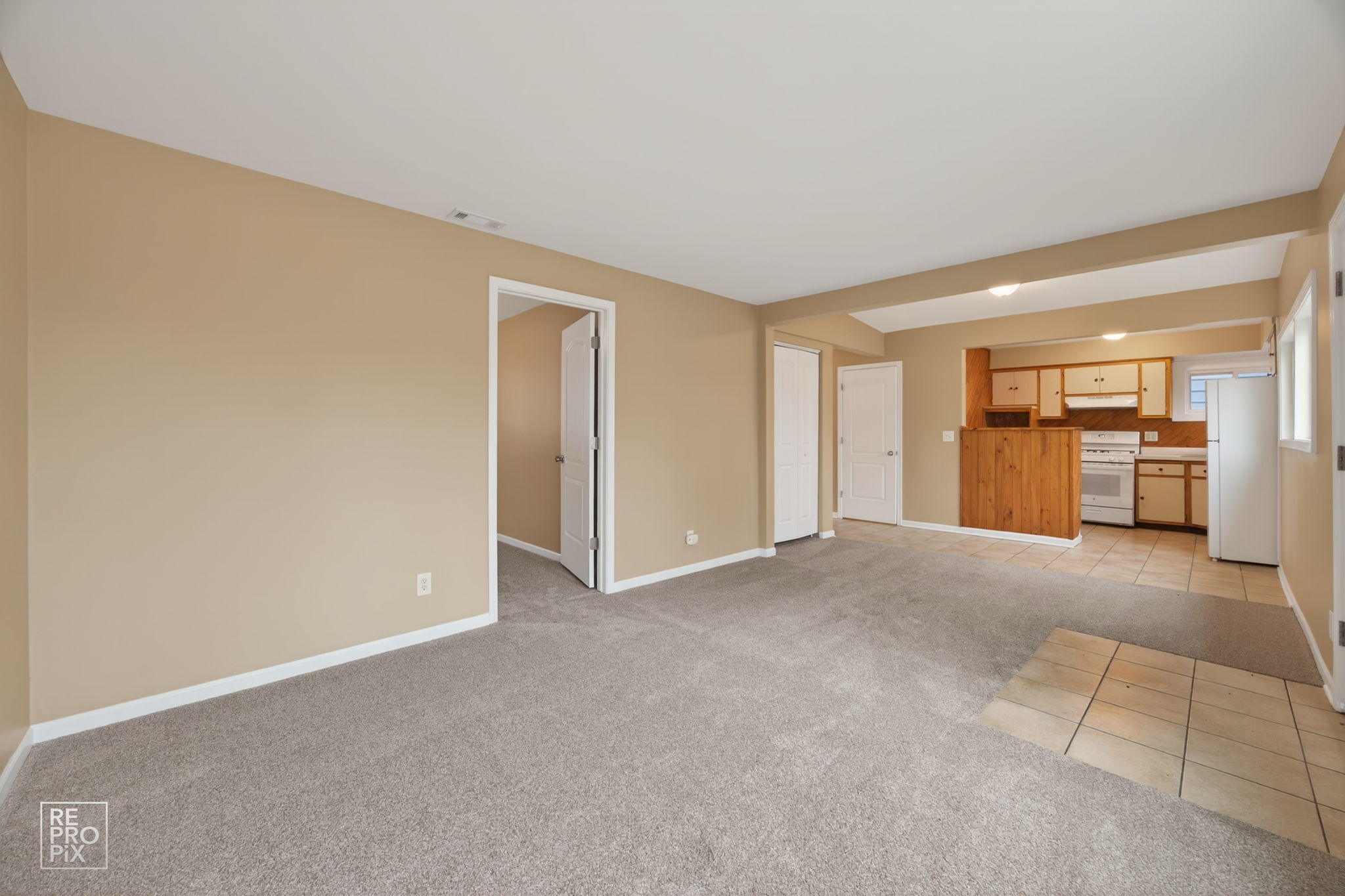 33704 N Oak St, Gages Lake, IL 60030_004