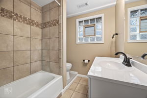 33704 N Oak St, Gages Lake, IL 60030_008