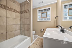 33704 N Oak St, Gages Lake, IL 60030_BR_008