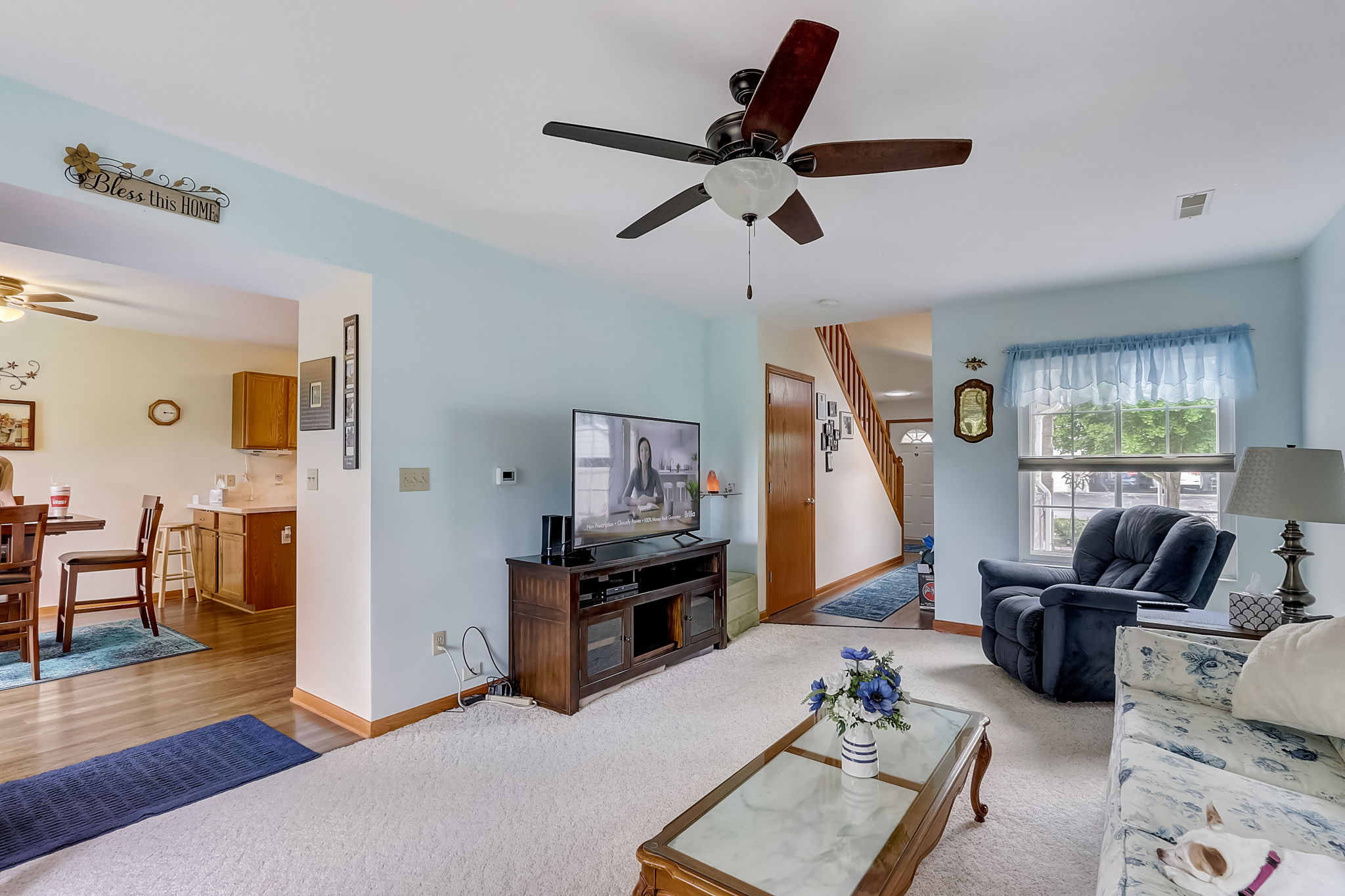  W Sycamore St-008