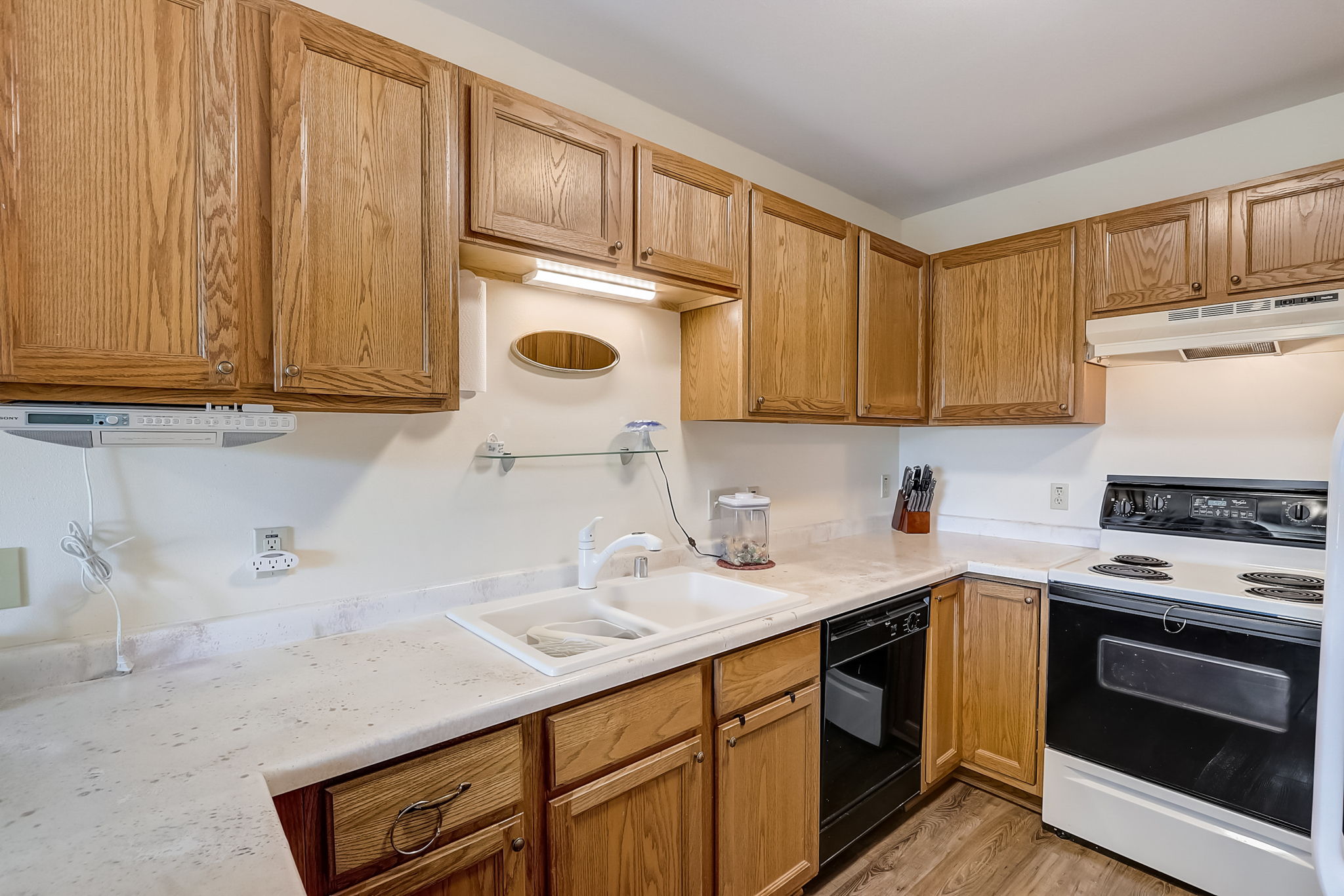  W Sycamore St-014
