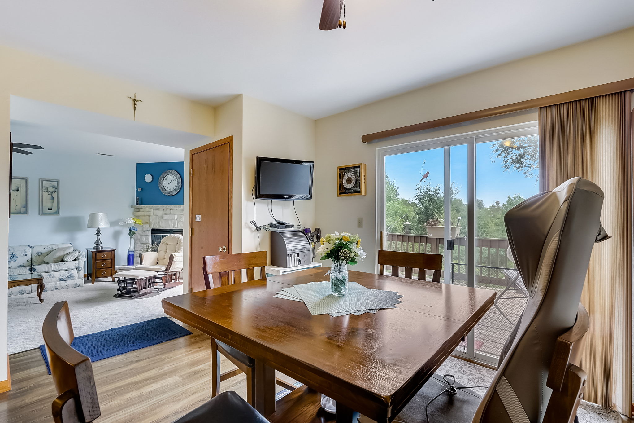  W Sycamore St-019