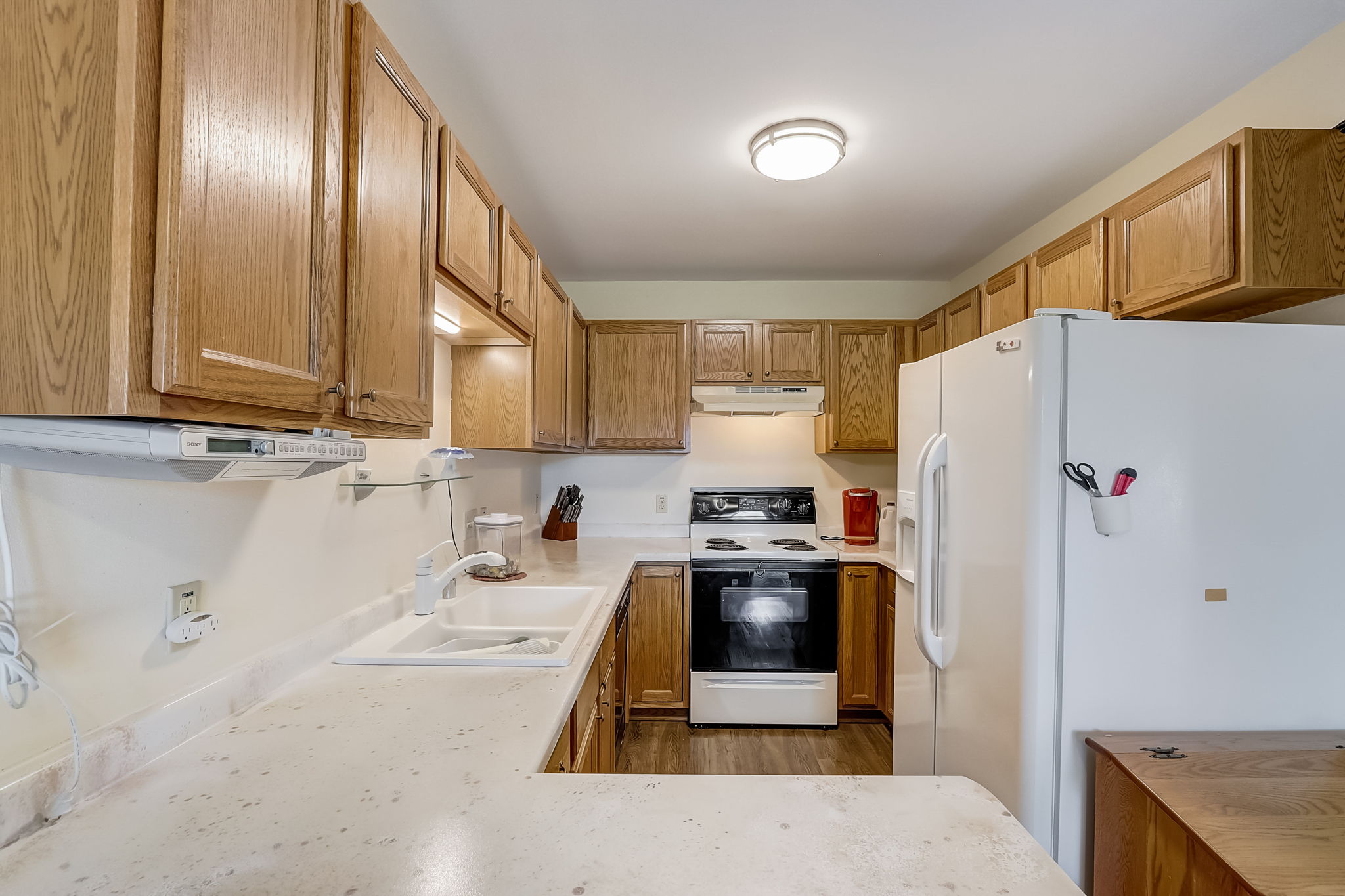  W Sycamore St-012
