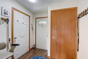  W Sycamore St-006