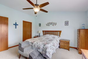  W Sycamore St-025
