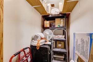  W Sycamore St-036