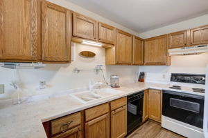  W Sycamore St-014