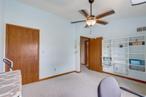  W Sycamore St-020