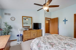  W Sycamore St-026