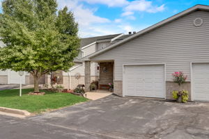  W Sycamore St-002