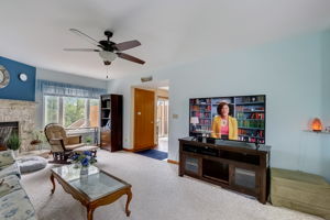  W Sycamore St-010