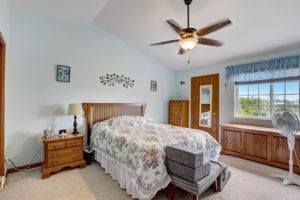  W Sycamore St-023