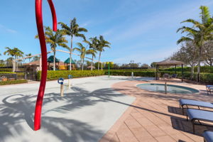A real draw is the kids' waterpark (just beyond this area-see the green tops. kids playing so couldn't photograph.)