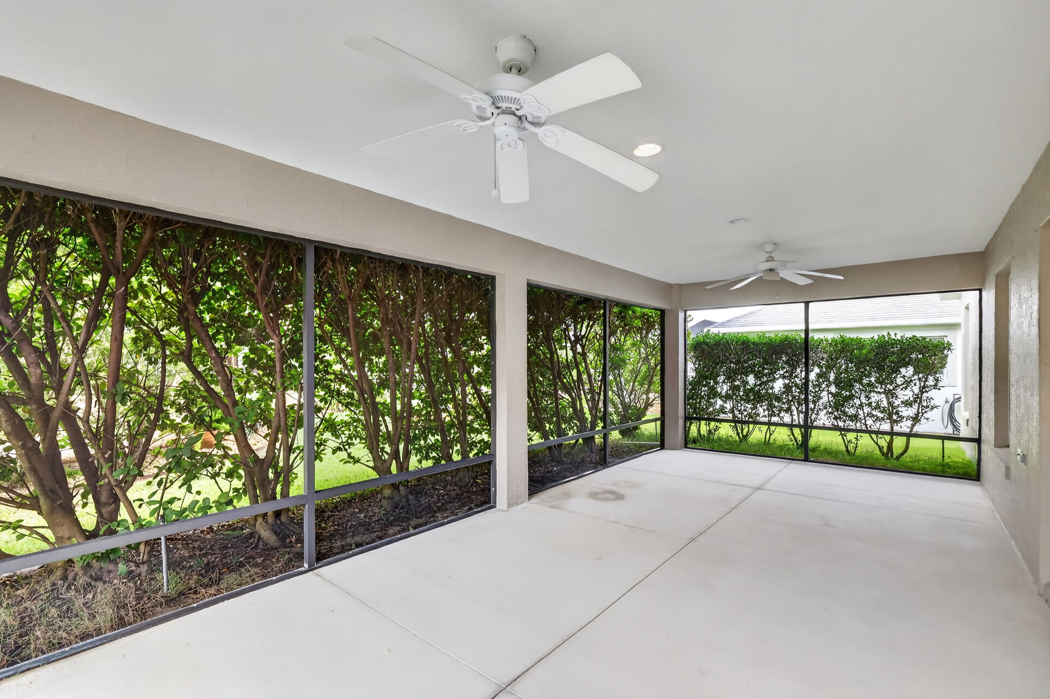Lanai with Mature PRIVACY Landscaping