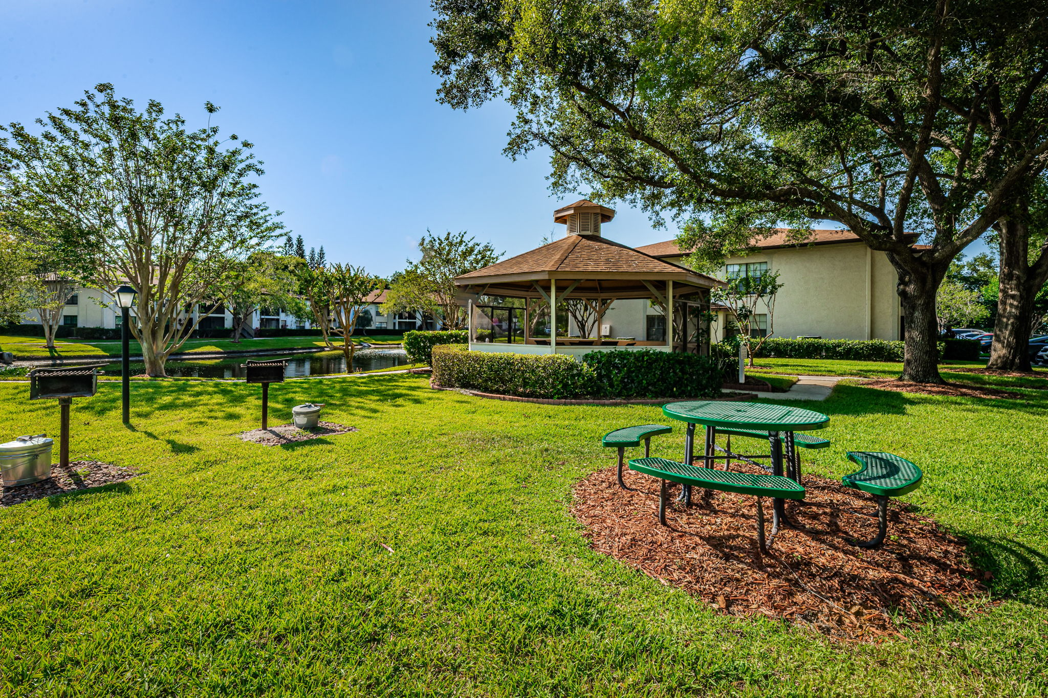 Gazebo and Gilling Area4
