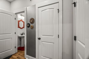  Photo 46