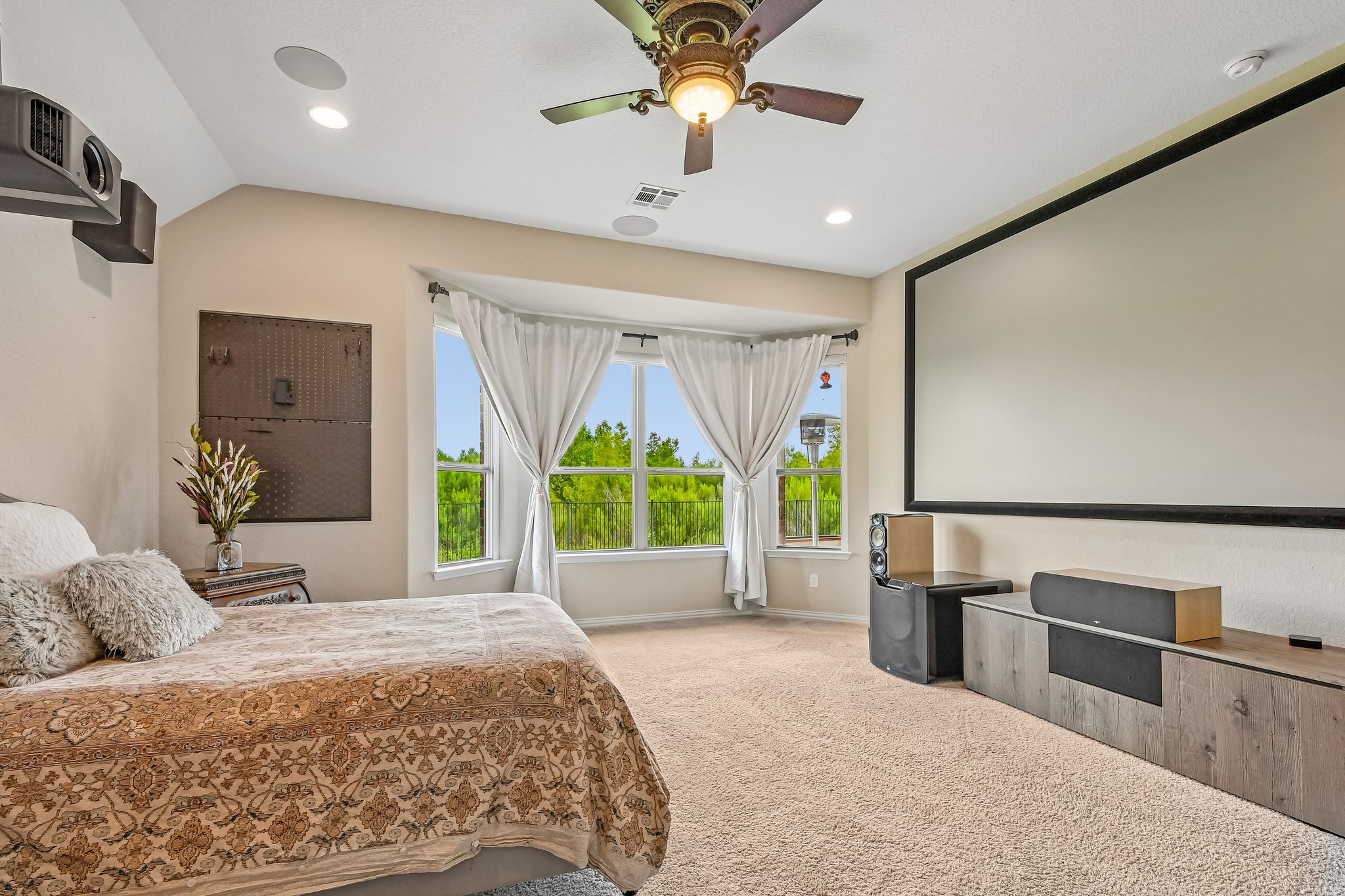 Vasquez Pl-S0306-037.jpg